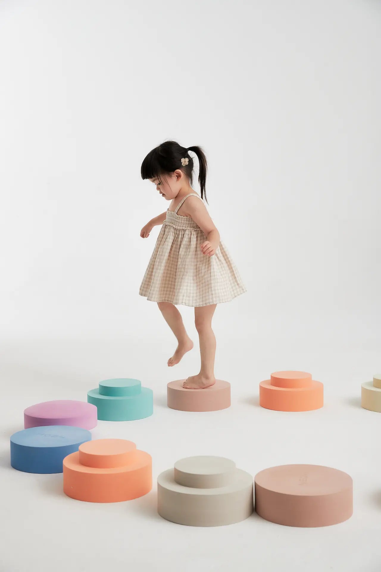 Moes rainbow chair stapelstenen