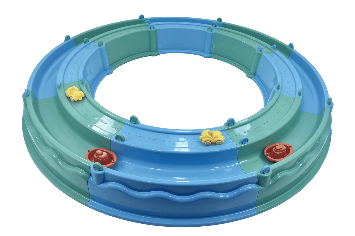 Zandbak en watertafel van Viking Toys. Ecologisch buitenspeelgoed.