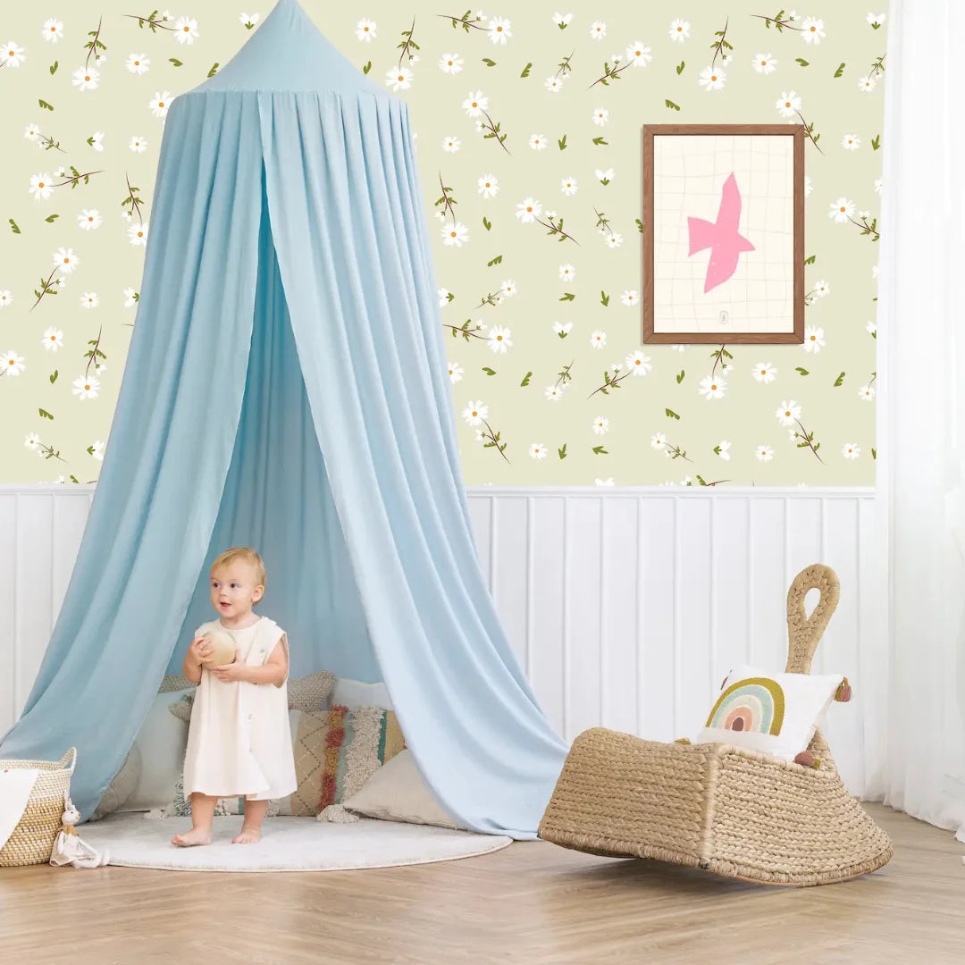 Madelief behang met abstracte vogel poster. Speciaal ontworpen voor kinderkamers en babykamers.