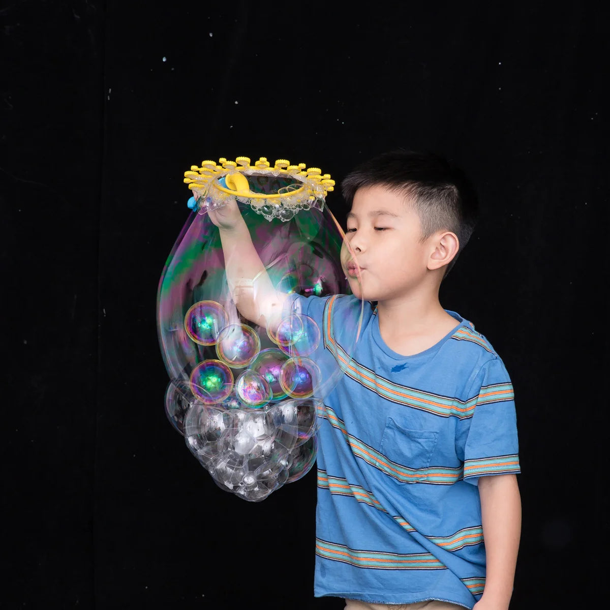 Bellenblaas speelgoed voor kinderen van het merk Uncle Bubble. Van grote bellen tot heel veel mini belletjes.