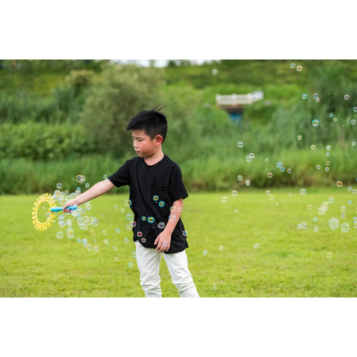 Bellenblaas speelgoed voor kinderen van het merk Uncle Bubble. Van grote bellen tot heel veel mini belletjes.