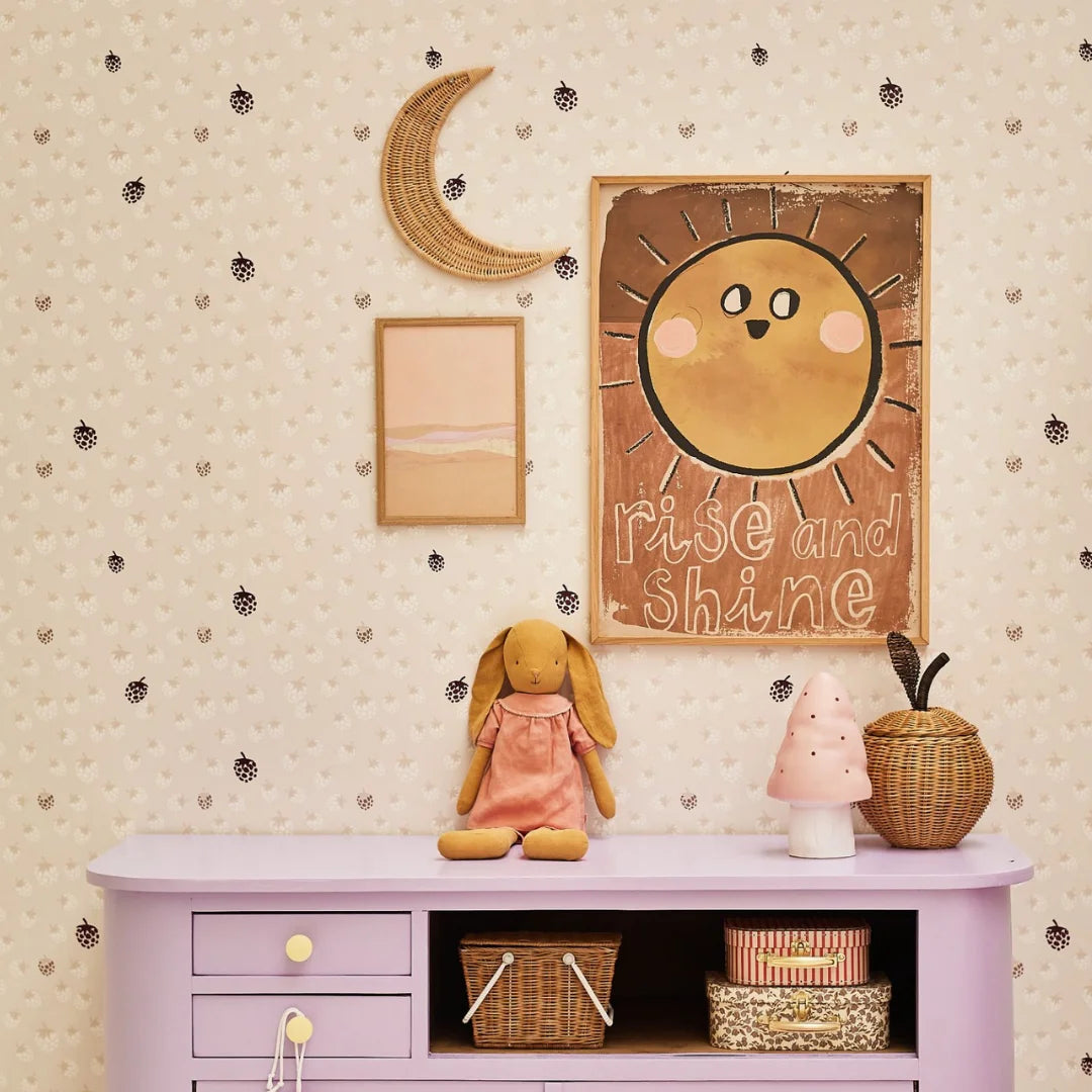 Behang voor kinderkamer of babykamer bessen