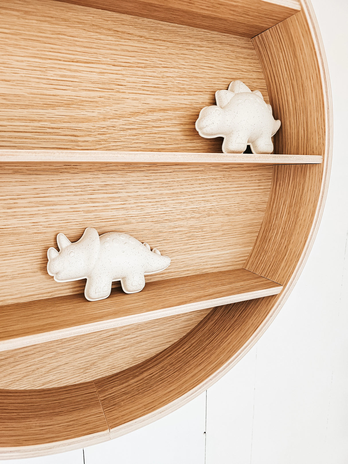 Ronde Wandplank van eikenhout