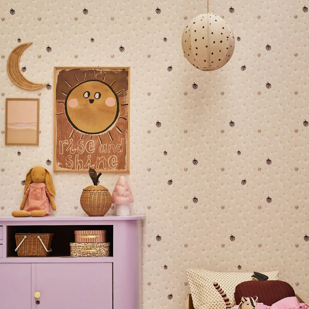 Behang voor kinderkamer of babykamer bessen