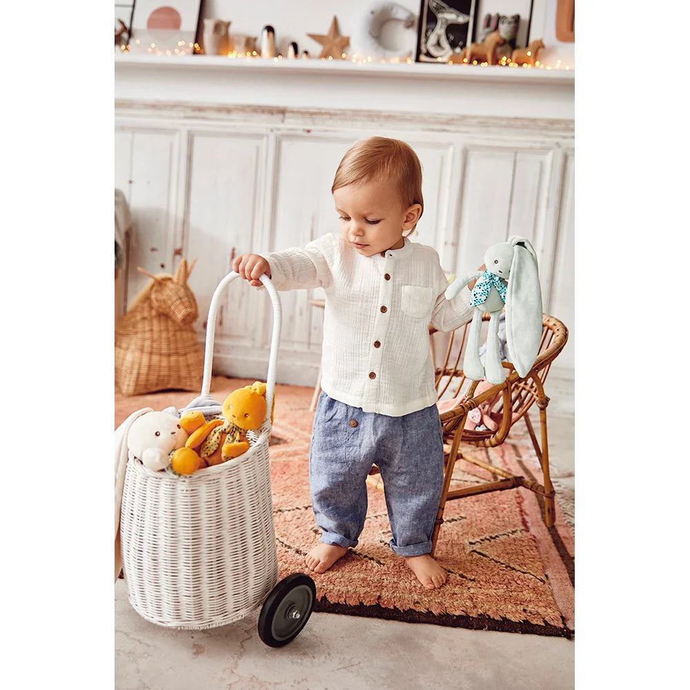 Babyknuffel konijntje van het merk Kaloo. Perfect als kraamcadeau door de mooie verpakking.