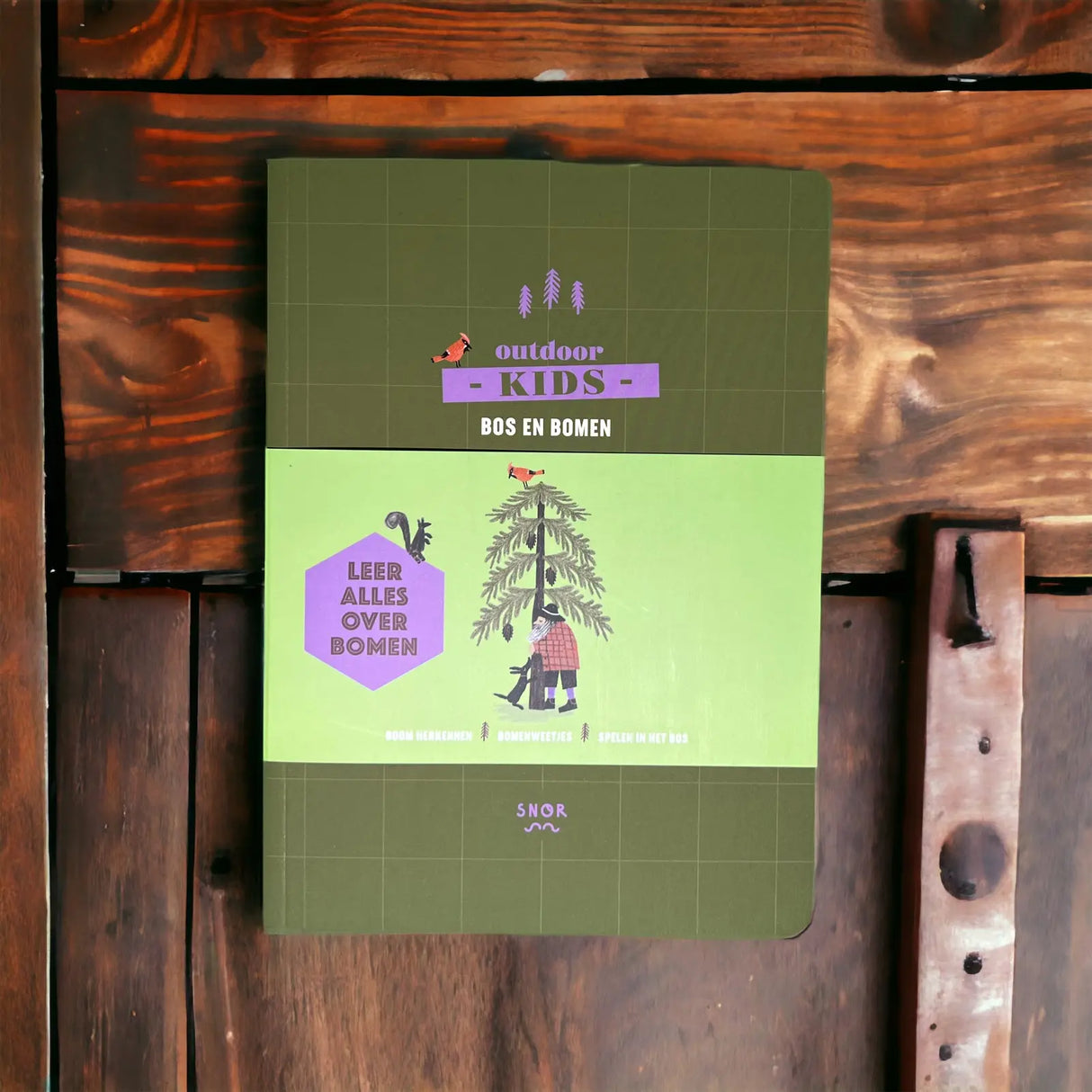 Boek met outdoor activiteiten van 4 tot 12 jaar