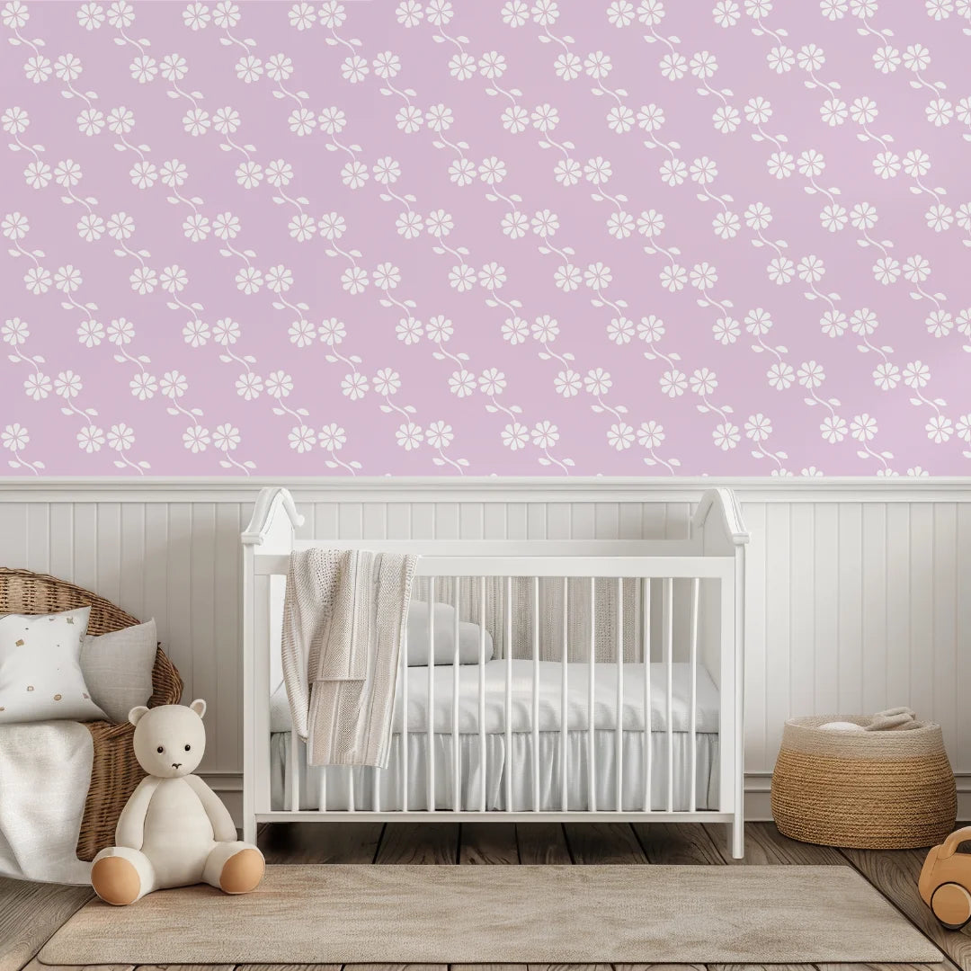Lila bloemenbehang voor kinderkamers en babykamers.