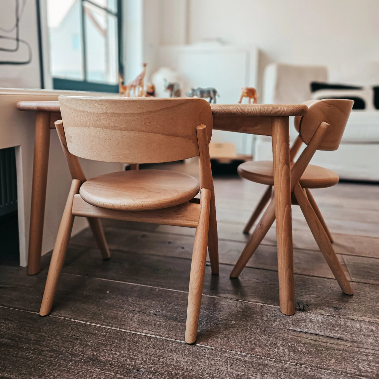 Kindertafel - montessori speeltafel - bureau met stoeltje van hout kinderkamer