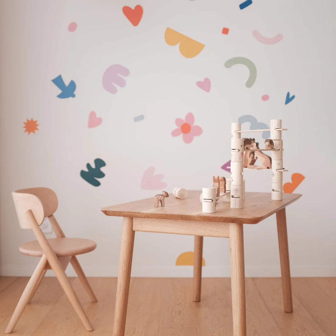 Kindertafel - montessori speeltafel - bureau met stoeltje kinderkamer
