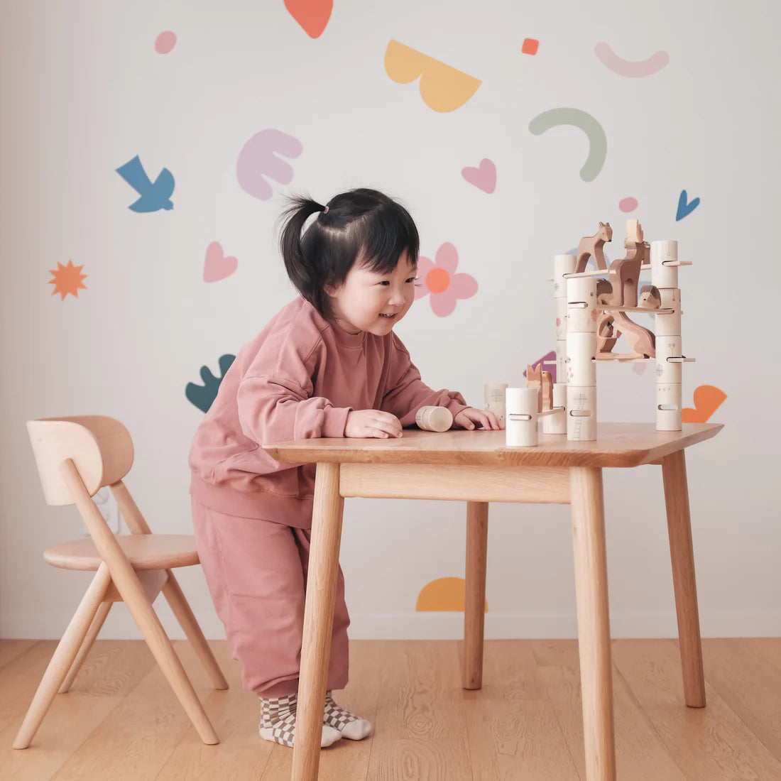 Kindertafel - montessori speeltafel - bureau met stoeltje kinderkamer