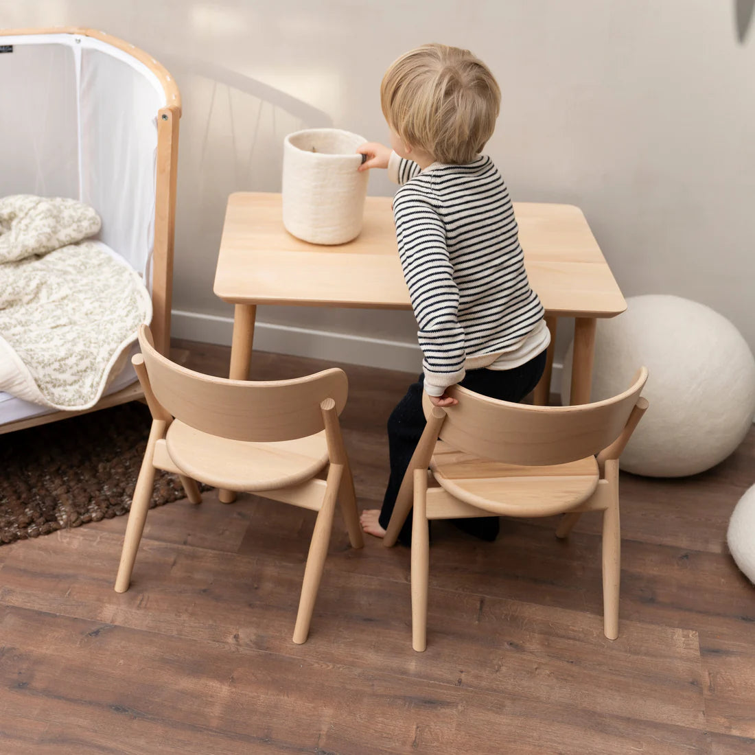 Kindertafel - montessori speeltafel - bureau met stoeltje kinderkamer