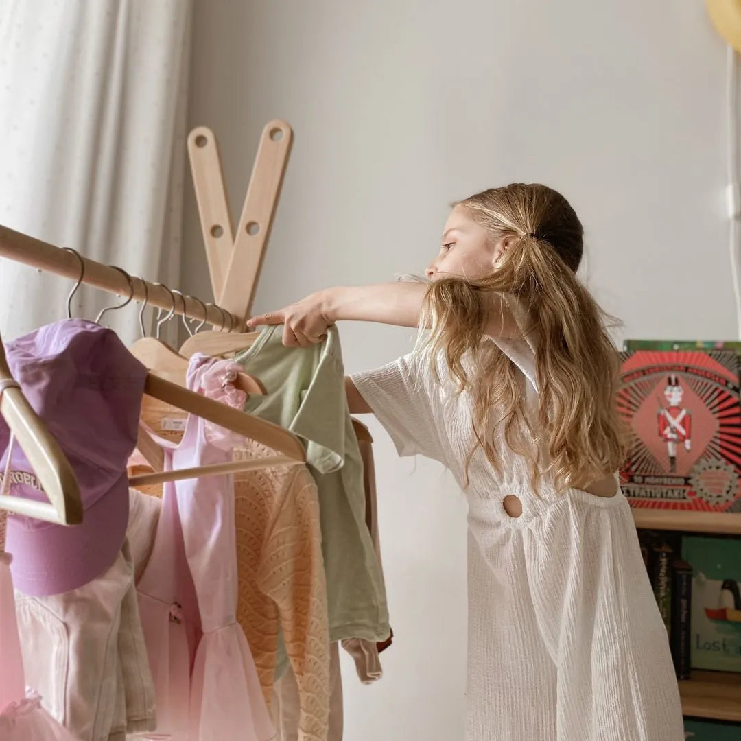 Houten kledingrek voor kinderen