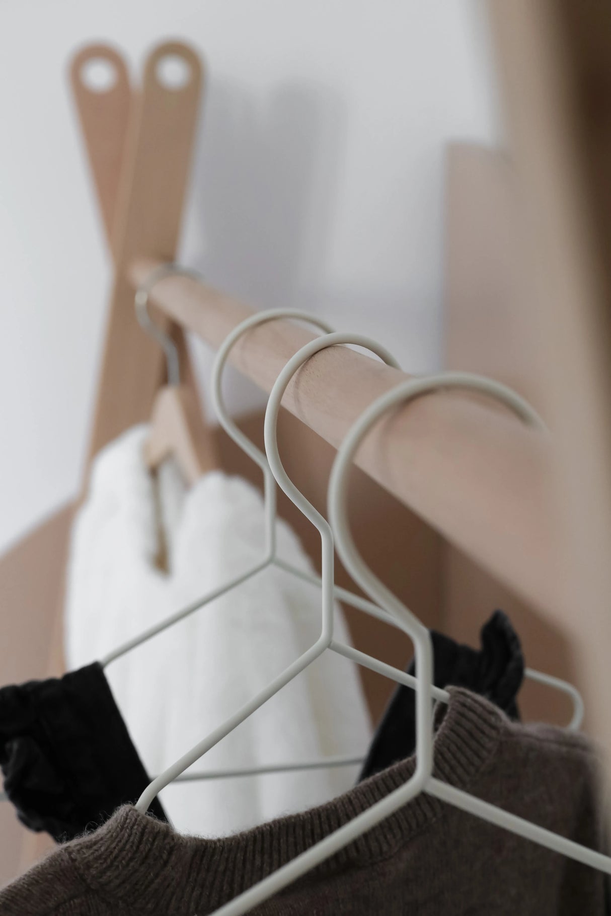 Houten kledingrek voor kinderen