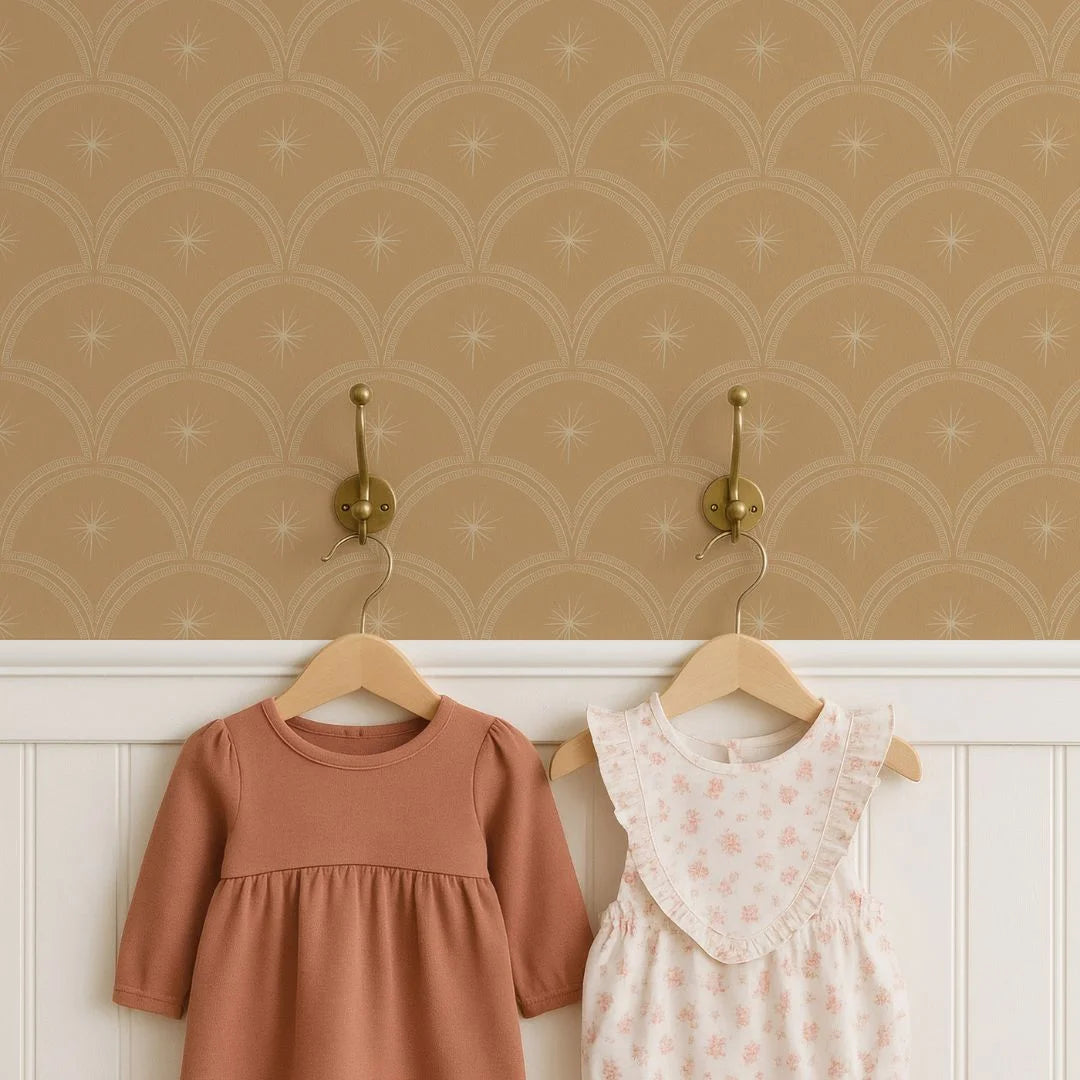 vintage meisjeskamer of babykamer behang met sterren van het merk Little Amour