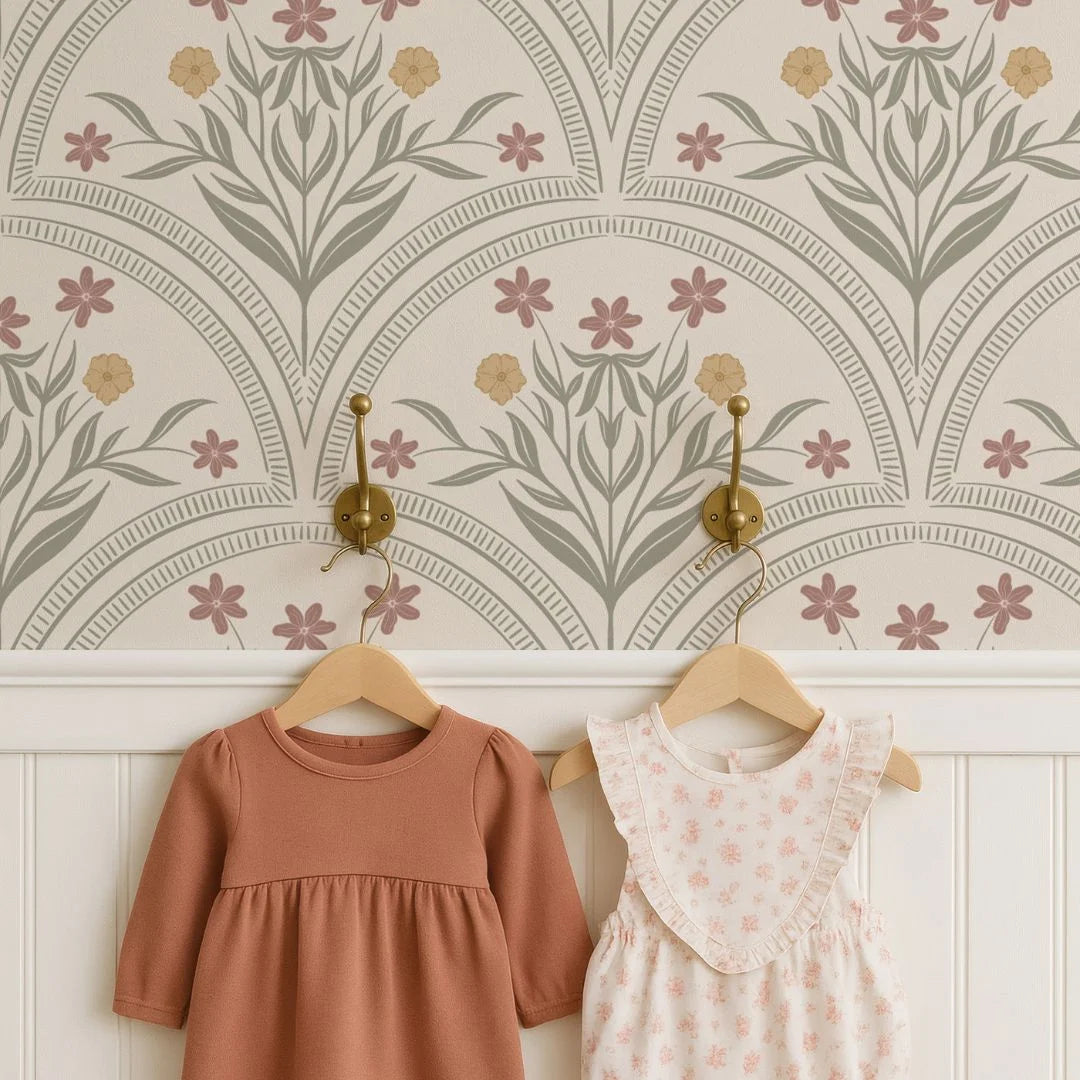 vintage meisjeskamer of babykamer behang met bloemen van het merk Little Amour