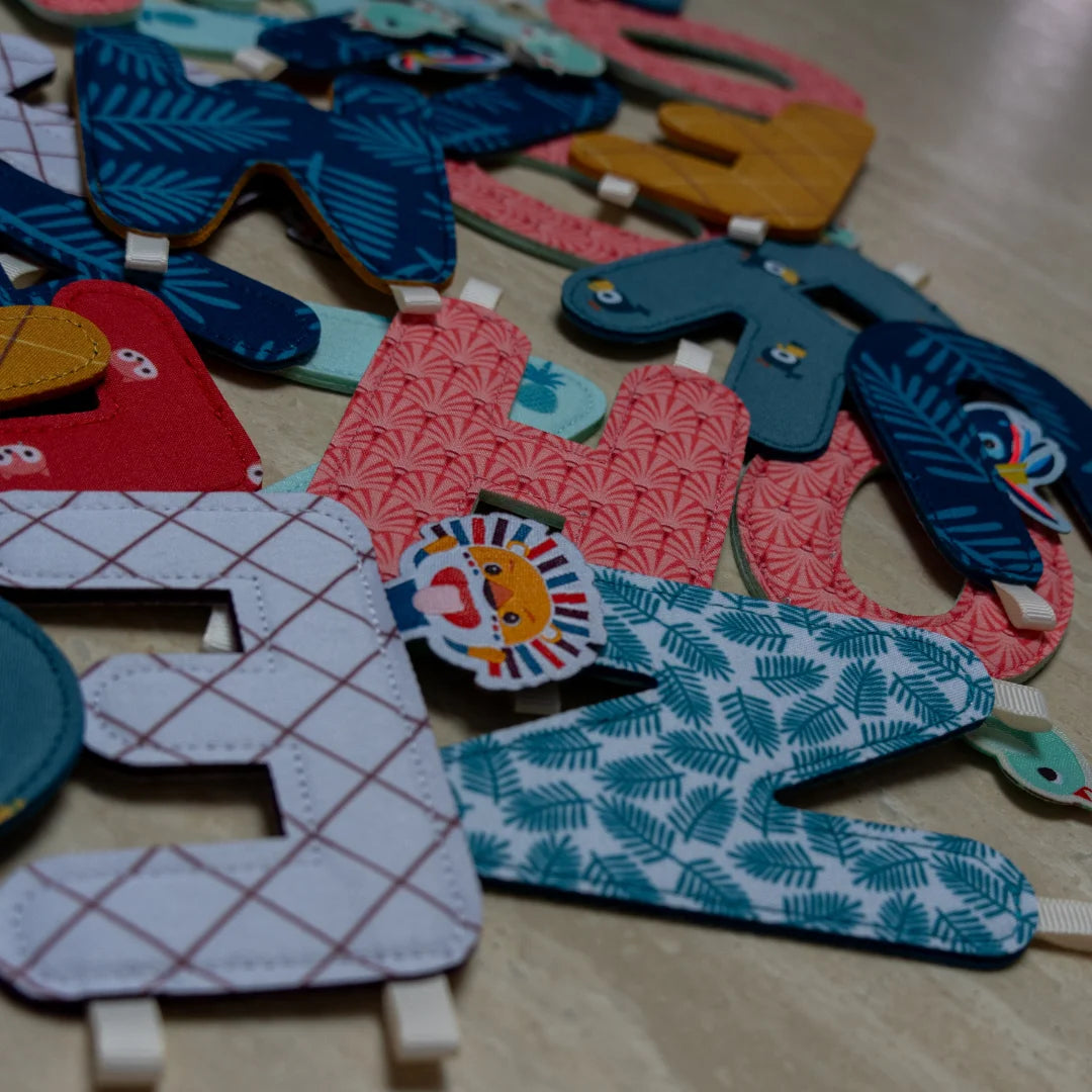 Naamslinger - letterslinger voor babykamer