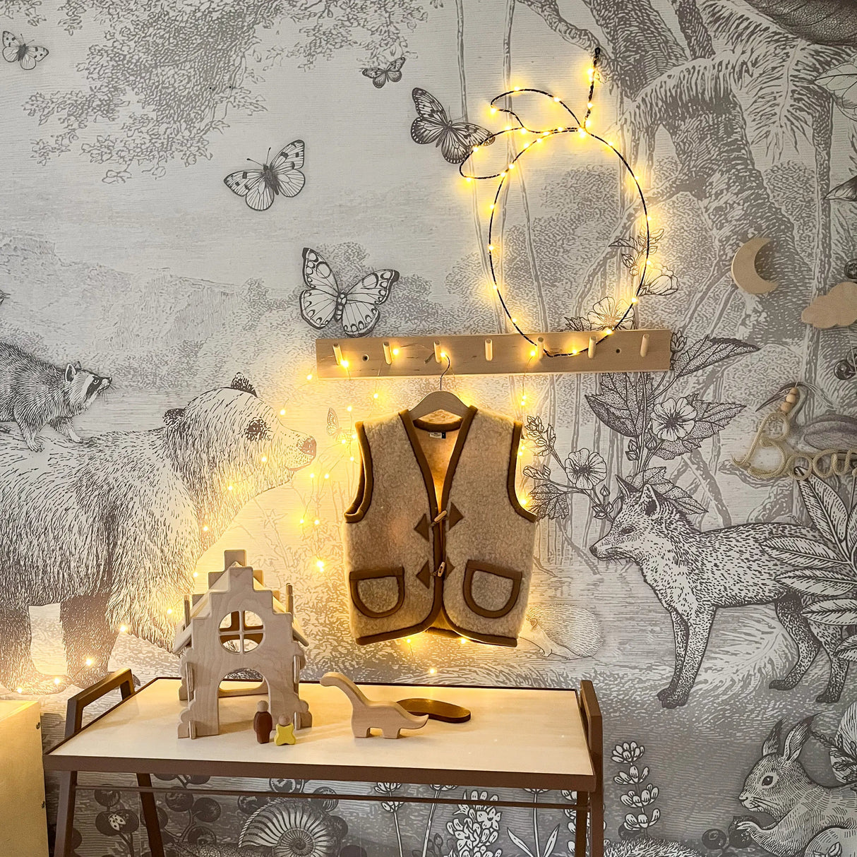 Draadlamp van studio vraco met citroen vorm. Speciaal voor de kinderkamer.