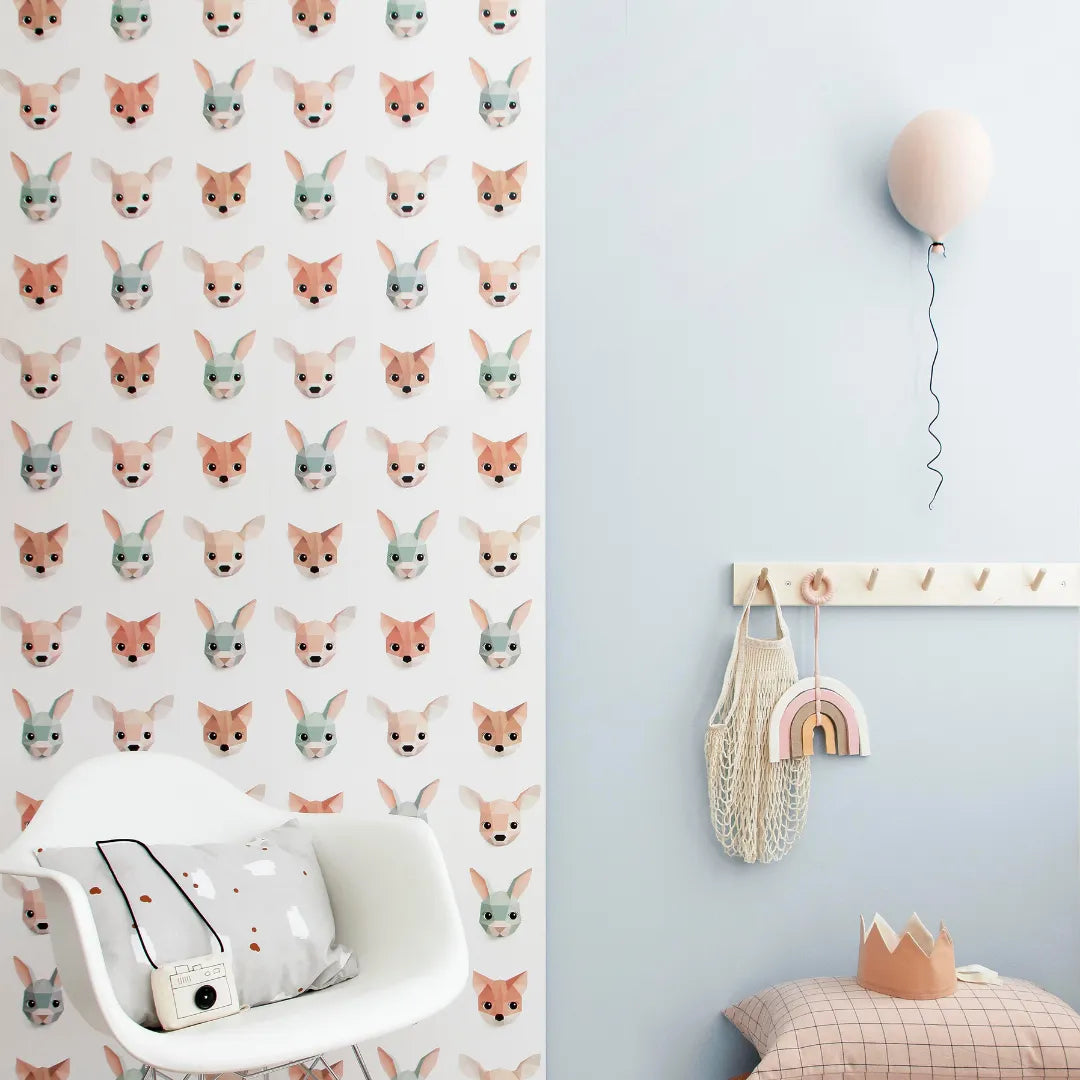 Bosdieren behang met vossen, konijnen en herten voor kinderkamers.
