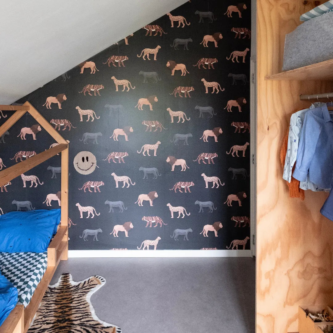 Behang met panters, tijgers en andere safaridieren voor kinderkamers