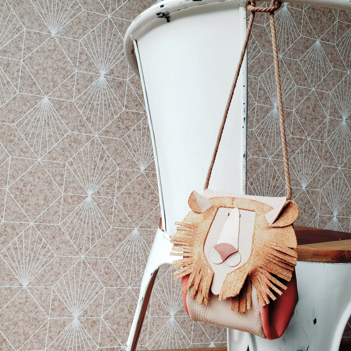 Atelier Ovive Leren kindertas in de vorm van een leeuw