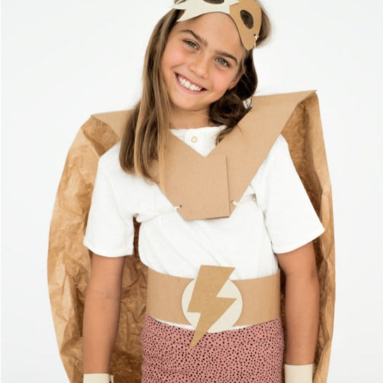 Koko Cardboards superheld kostuum