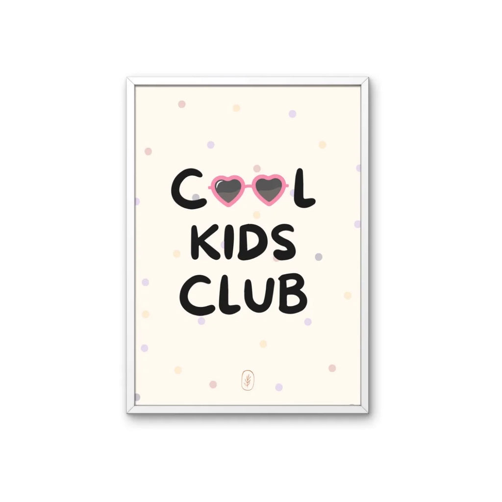 Cool kids club kinderkamer of babykamer poster. Speelse tekst op een stippen achtergrond.