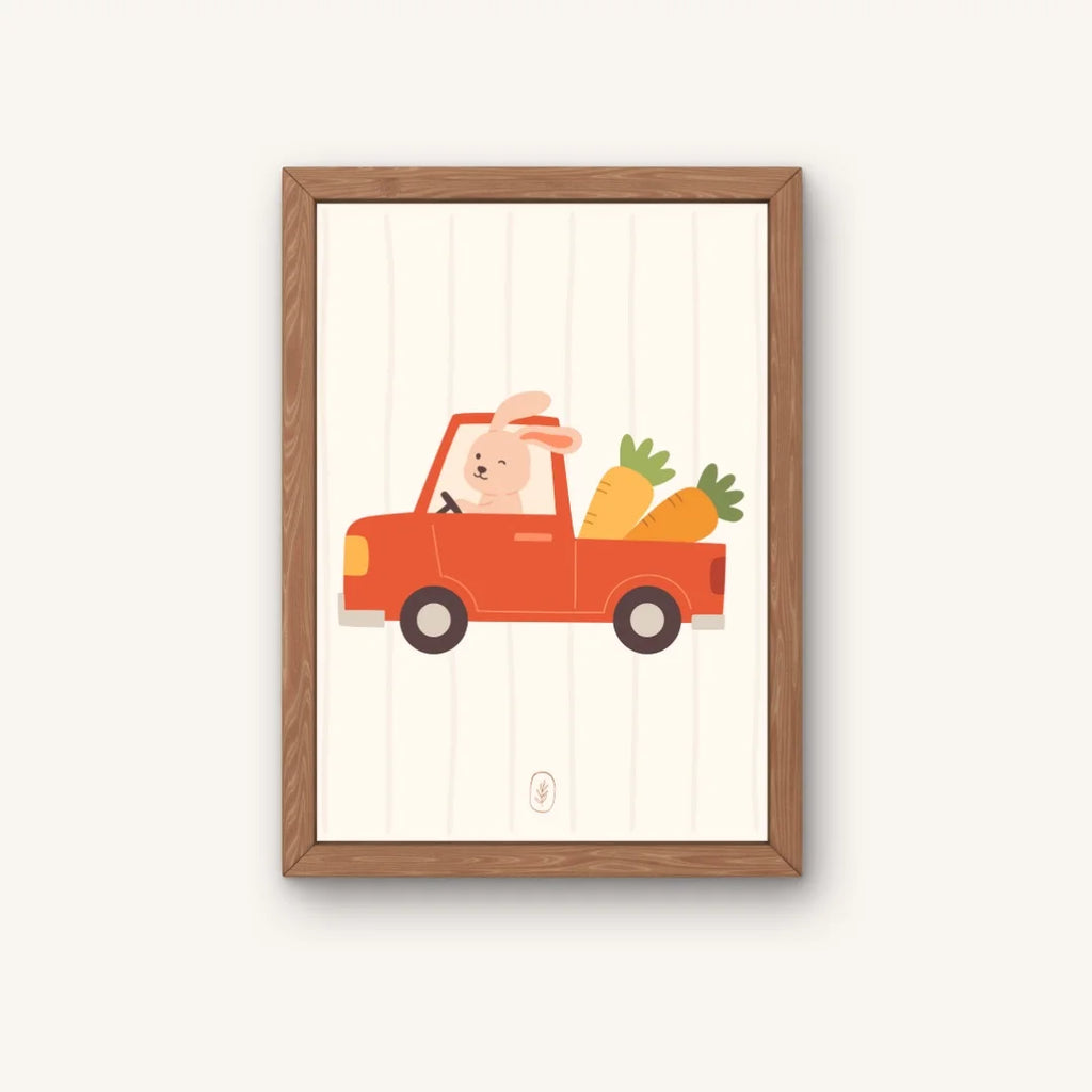 Grappige poster met illustratie van konijn in auto. Ontworpen voor babykamer of kinderkamer.