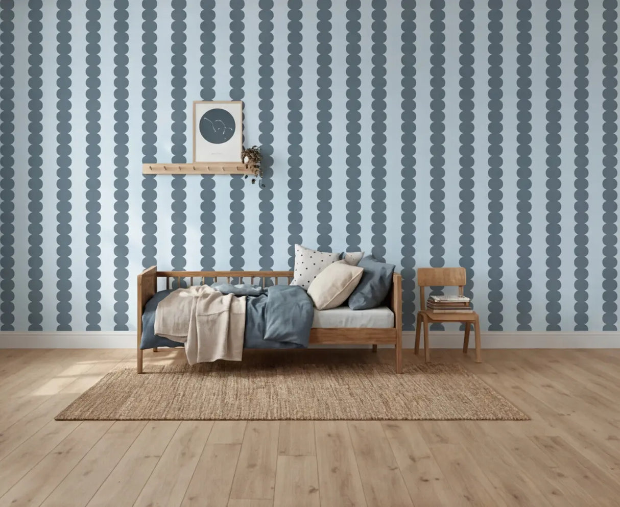 Retro behang in blauw met strepen / blobs - bollen voor een stoere jongenskamer of babykamer