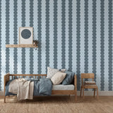 Retro behang in blauw met strepen / blobs - bollen voor een stoere jongenskamer of babykamer
