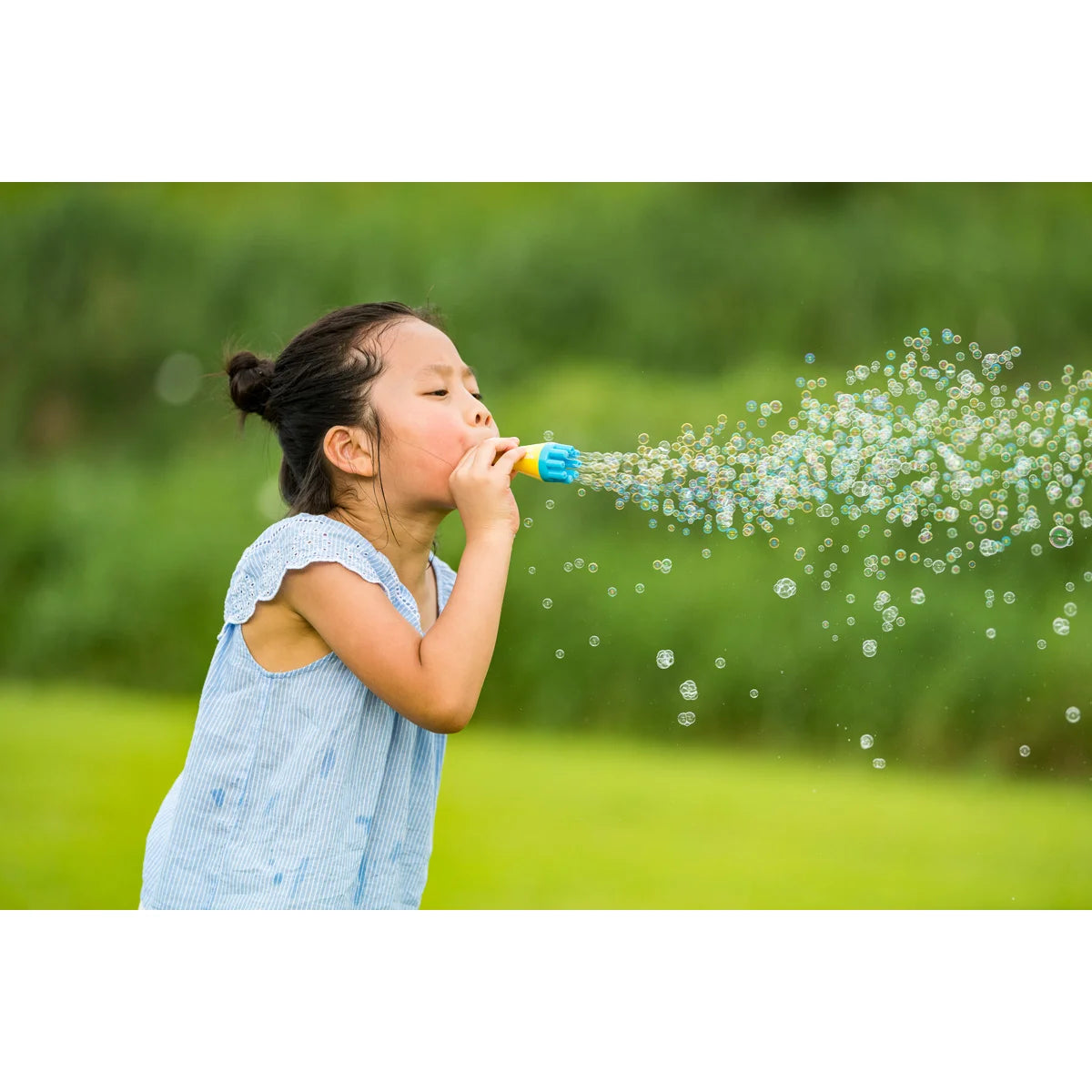 Bellenblaas speelgoed voor kinderen van het merk Uncle Bubble. Van grote bellen tot heel veel mini belletjes.
