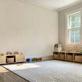 Neutraal beige strepenbehang voor kinderkamer of babykamer