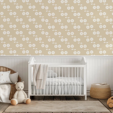 Neutraal beige bloemenbehang voor kinderkamers en babykamers.