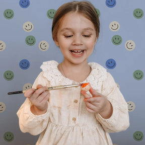 retro kinderkamer behang met smileys voor jongens en meisjes van Annet Weelink