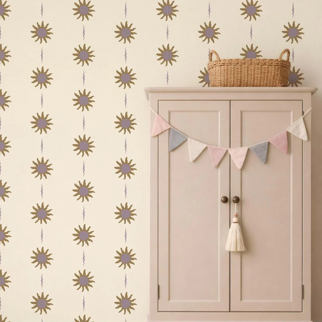 vintage meisjeskamer of babykamer behang met boho zonnetjes van het merk Little Amour