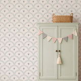 vintage kinderkamerkamer of babykamer behang met blauwe sterren van het merk Little Amour