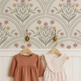 vintage meisjeskamer of babykamer behang met bloemen van het merk Little Amour