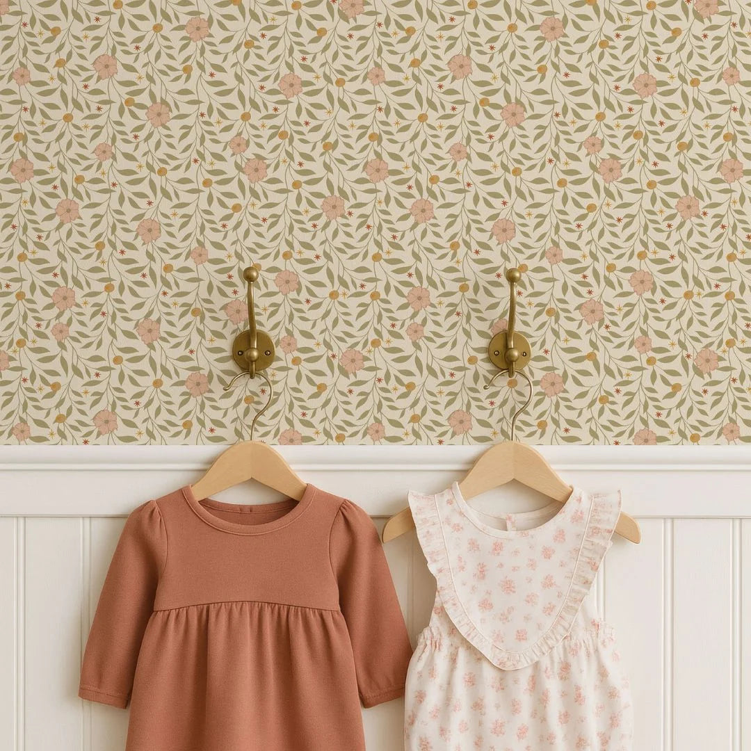 vintage meisjeskamer of babykamer behang met bloemen van het merk Little Amour