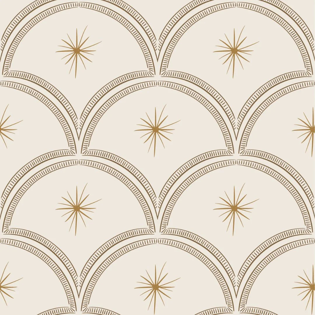 vintage meisjeskamer of babykamer behang met gouden sterren op een beige achtergrond van het merk Little Amour