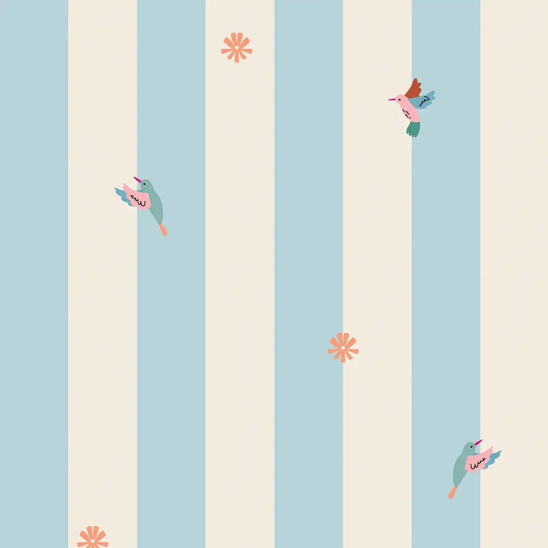 modern meisjeskamer behang met lijnen en subtiele vogels en bloemen