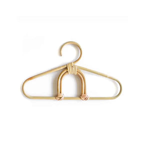 Rotan kledinghanger voor de kinderkamer