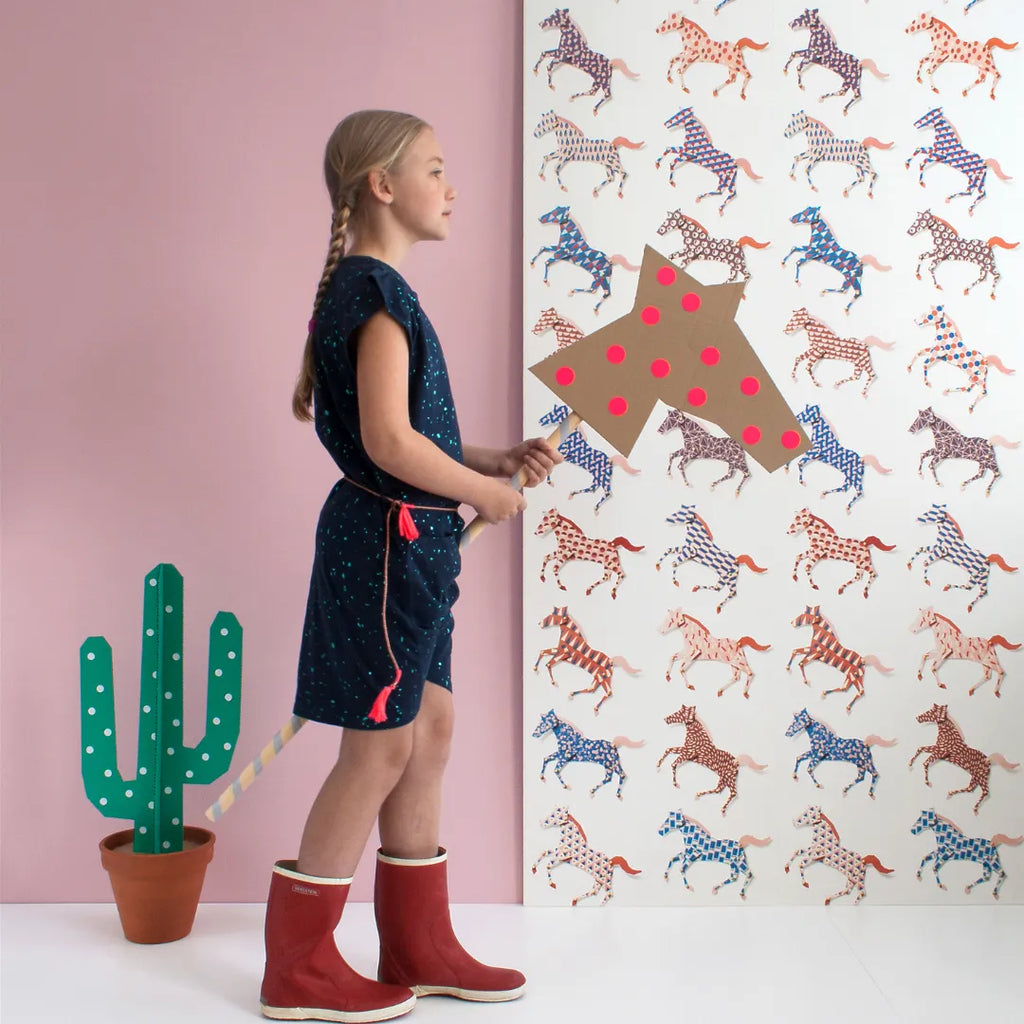 Behang met paardenprint voor paardenliefhebbers.