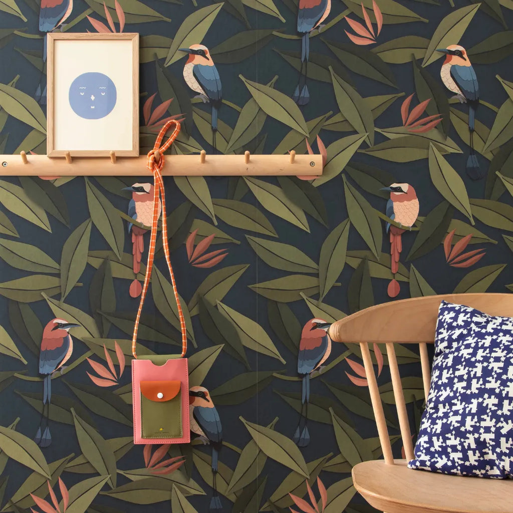 Bladeren behang met vogels voor babykamers of kinderkamers