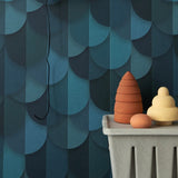 Blauw kinderkamer behang met schubben print