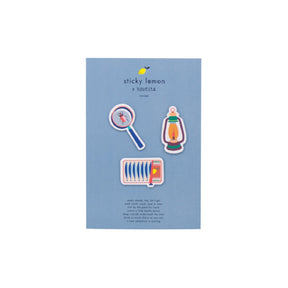 Sticky Lemon x Novesta kampeer/avontuur patches van een vergootglas, lantaarn en een doosje sardientjes voor kinderen